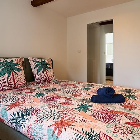 Le Rempart Harmonieux - Triplex Au Pied De La Cite Apartment Carcassonne Bagian luar foto